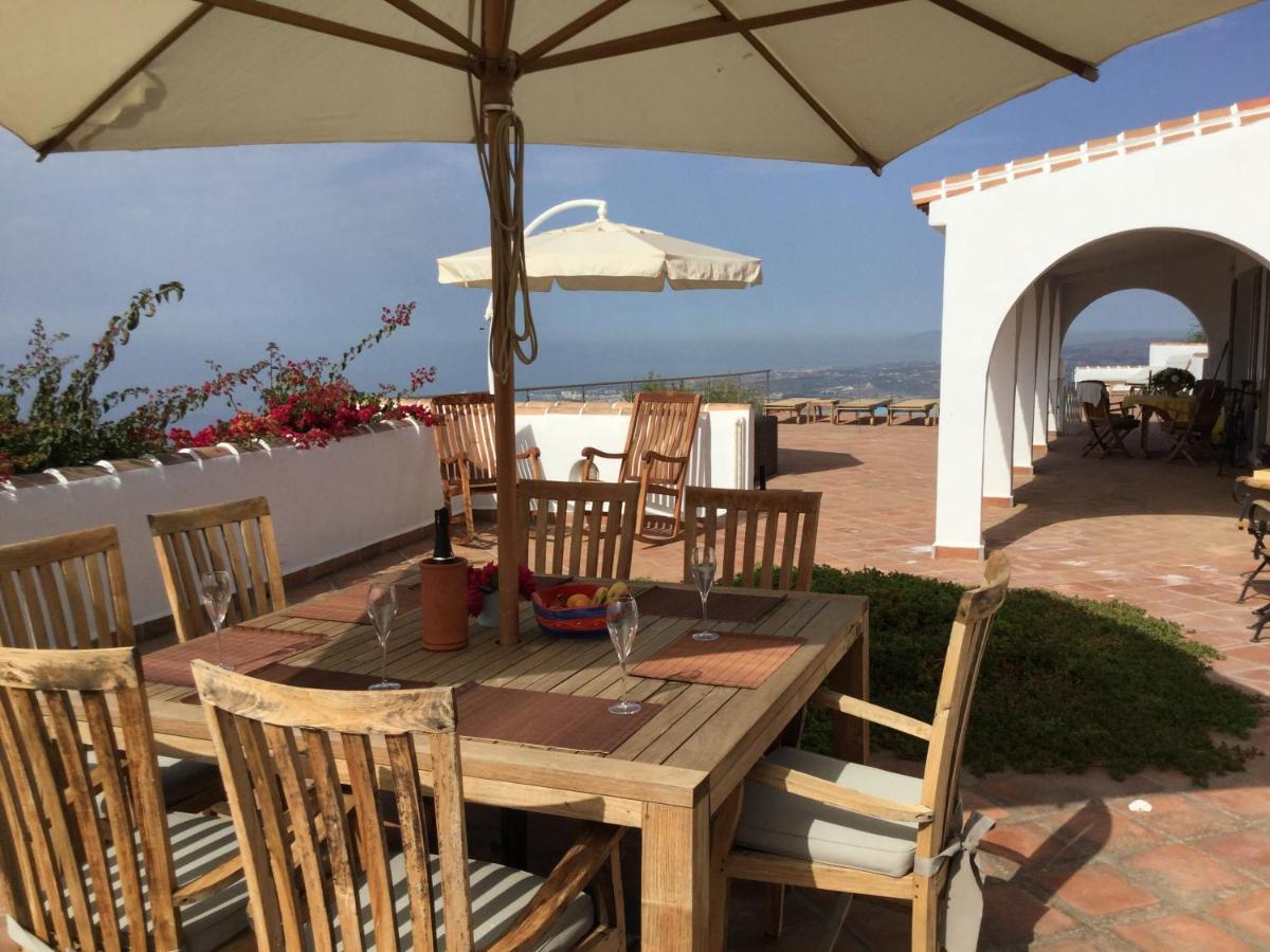 Villa Perla Blanca Sayalonga Bagian luar foto