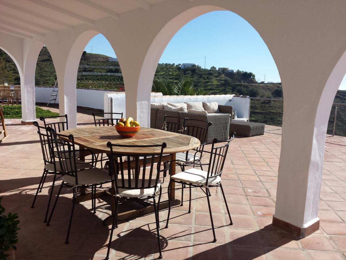 Villa Perla Blanca Sayalonga Bagian luar foto