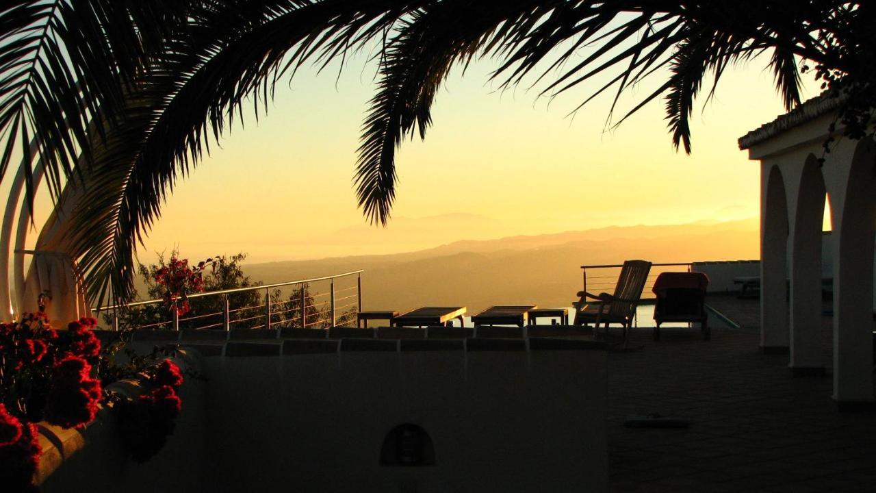 Villa Perla Blanca Sayalonga Bagian luar foto