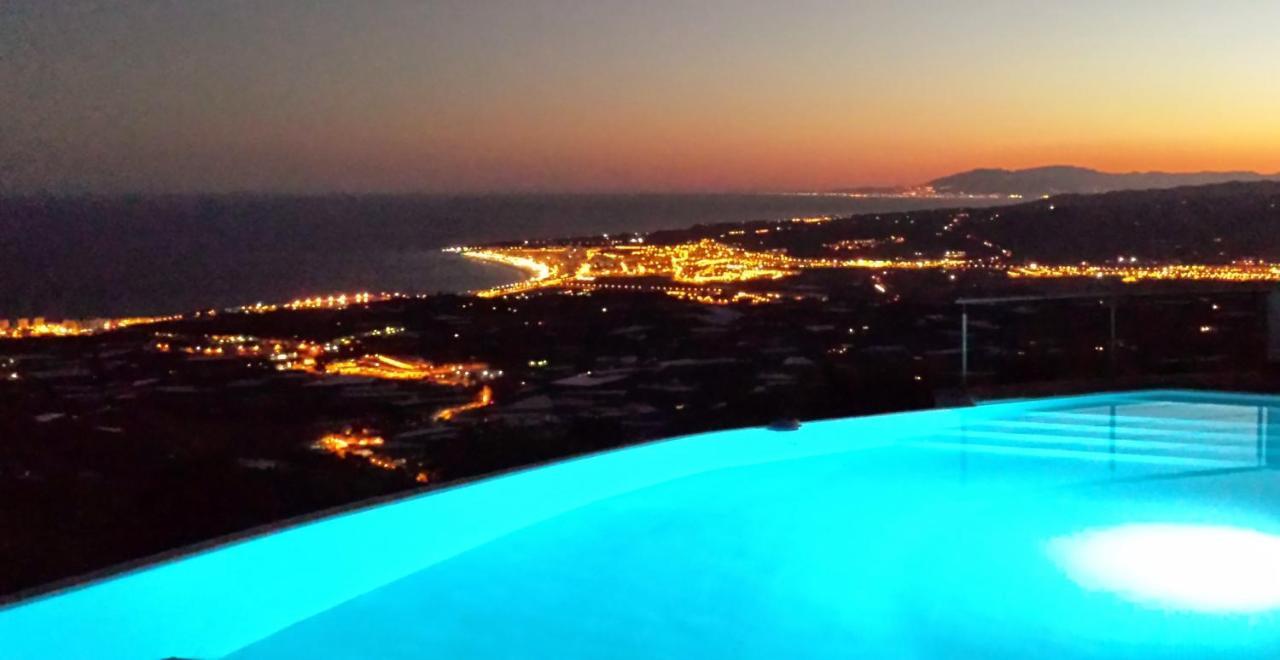 Villa Perla Blanca Sayalonga Bagian luar foto