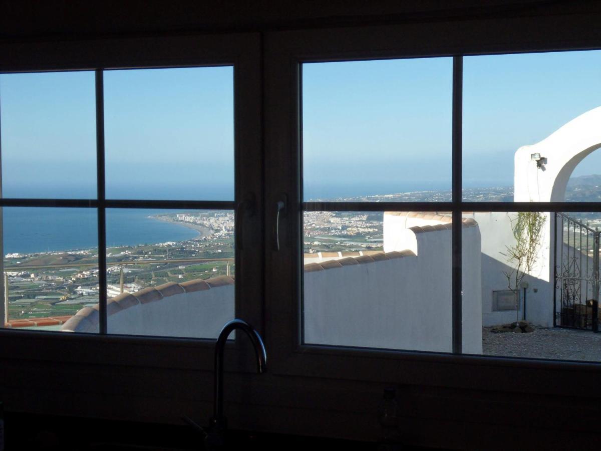 Villa Perla Blanca Sayalonga Bagian luar foto
